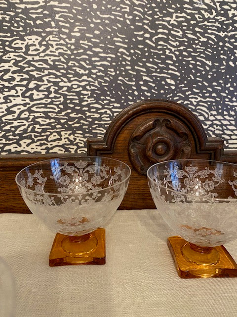 Vintage Oak & Pressed Glass Tantalus with Brass Detailing – England, Early 1900’s