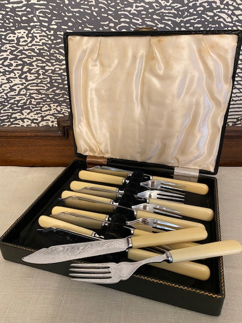 Vintage Boxed Fish Knife & Fork Set (12 Pieces) – Sheffield, England