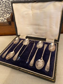 Vintage Boxed Set of Sterling Tea Spoons & Sugar Tongs – England, 1920’s